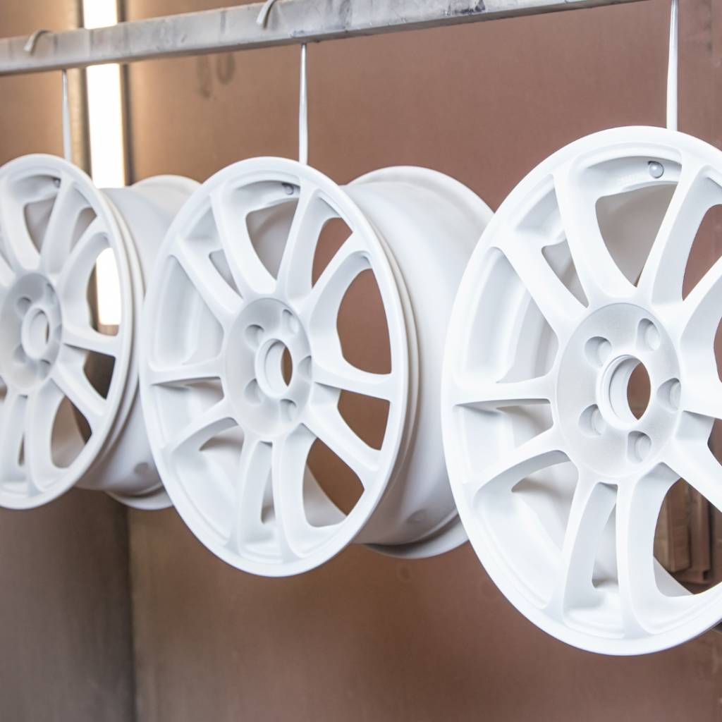 Hoe worden velgen gepoedercoat