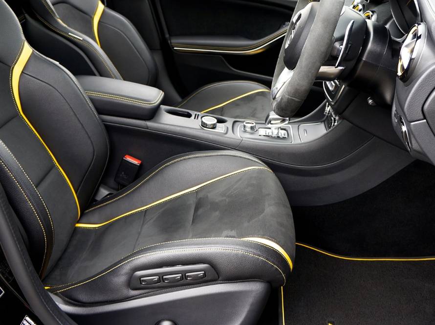 Alcantara bekleding auto